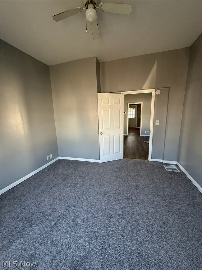 Foto del edificio - 717 Spangler Dr