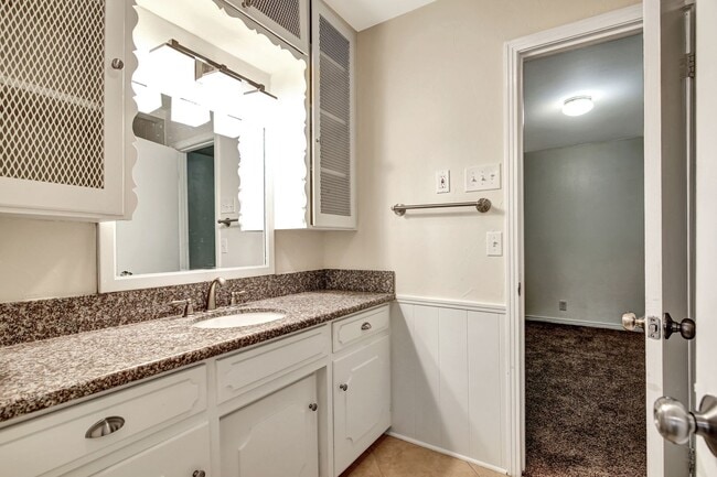 Newberry Drive - Newberry Drive Apartment