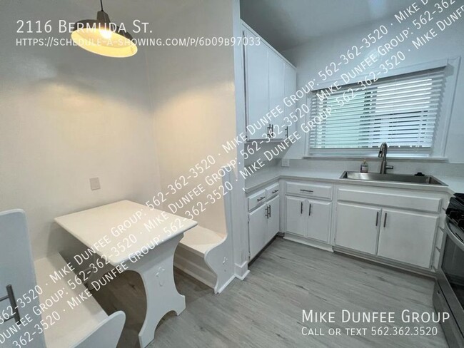 Foto del edificio - Alamitos Beach 2-Bedroom Unit Blocks Away ...