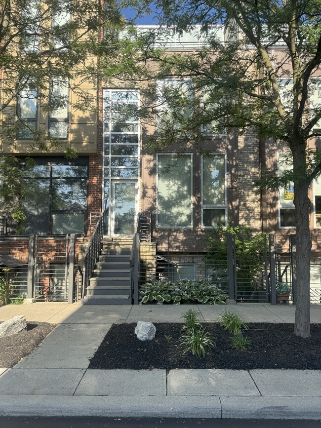Building Photo - 71 N 5th St