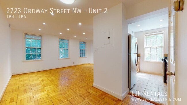 Building Photo - Spacious, Light-filled One Bedroom One Bat...