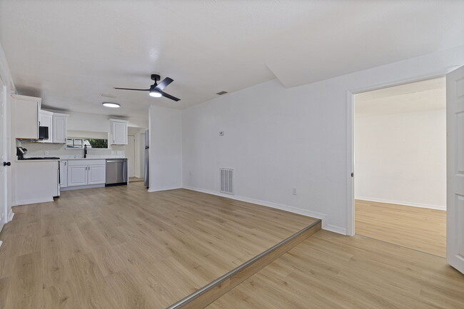 Foto del edificio - 2710 22nd Ave S