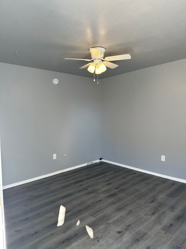 Foto del edificio - 1277 Jelso Ave