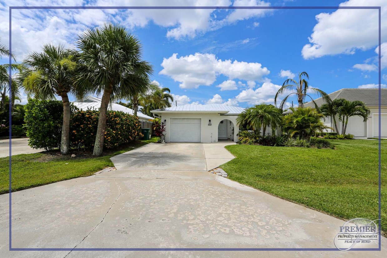 Foto principal - ***NAPLES PARK ***2 BED / 2 BATH***SINGLE ...