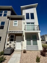Building Photo - 1063 S State Rd