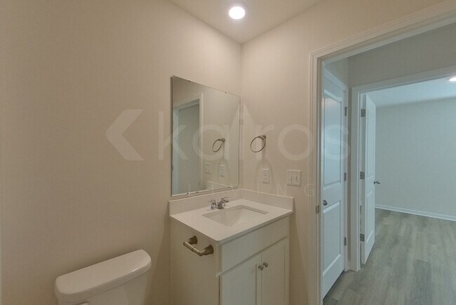Building Photo - 106 Overstreet Way