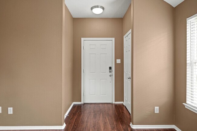 Foto del edificio - 2813 Waterside Trail