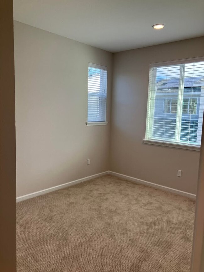 Building Photo - 5515 Holly Bay Ave