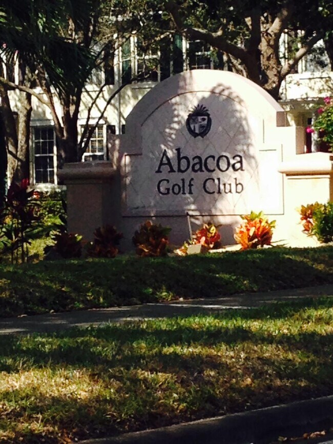 Foto del edificio - 1200 Town Center Dr