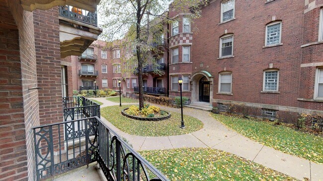Foto del edificio - 5327 S Harper Ave