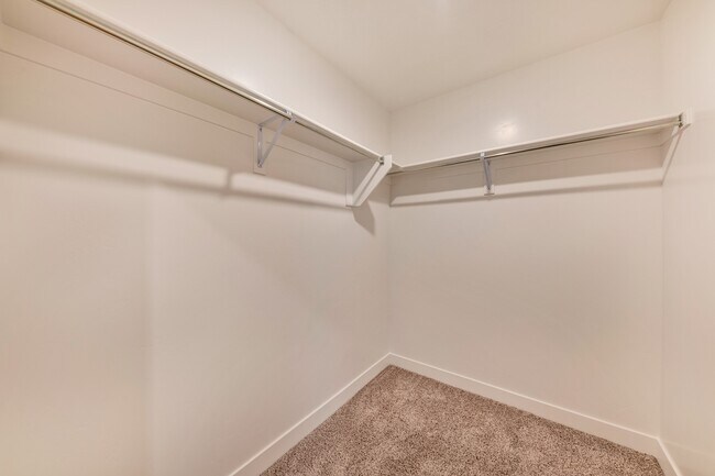 Building Photo - Beautiful Smart Home 3 Bed, 2 bath in Clea...
