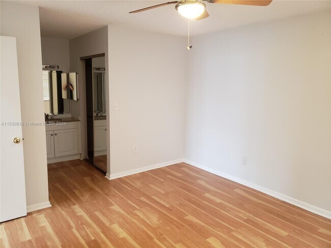 Foto del edificio - 15370 SW 104th Terrace
