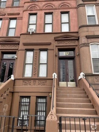 Building Photo - 556 W 165th St