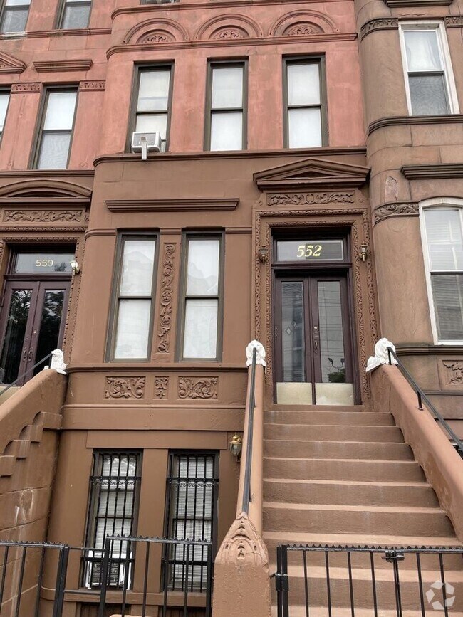 View of Washington Heights Apartments for Rent with High Ceilings - New York ...