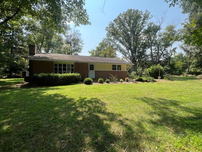 Foto del edificio - 7323 Pindell School Rd