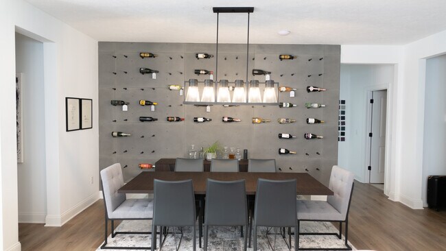 Foto del edificio - 7830 Hunting Lake Dr