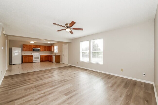 Building Photo - 8446 Abbey Dell Dr