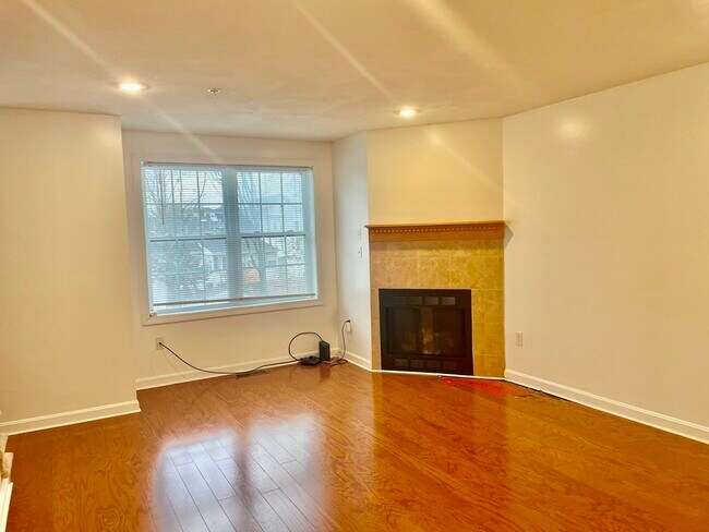 Foto del edificio - 18 Hampton Ave