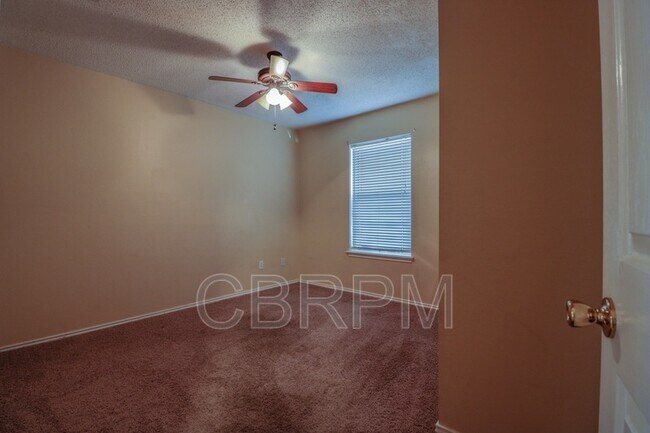 Foto del edificio - 801 Ironton Dr