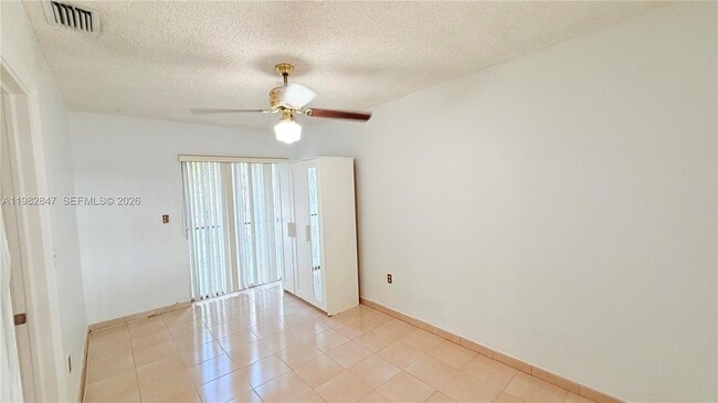 Foto del edificio - 3165 W 2nd Ave