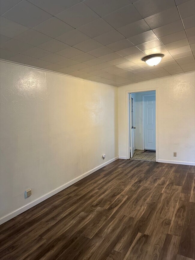 Foto del edificio - Available Now! Large Backyard