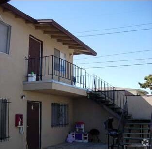 Foto del edificio - 4511 Clover Dr