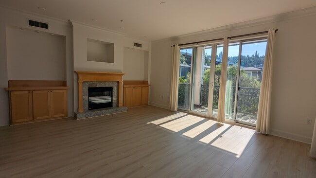 Living room - 196 SE Spokane St