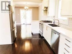 Building Photo - 557 The Kingsway