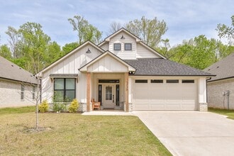 Building Photo - 3036 Legacy Cir