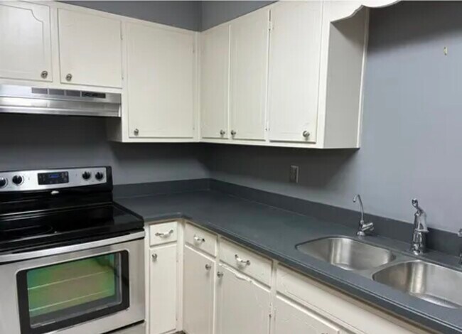 Foto del edificio - 2122 Montreat Cir