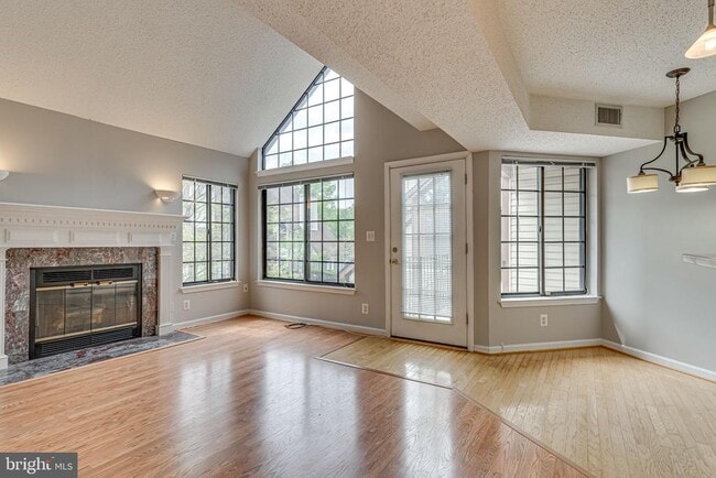 Building Photo - 6015 Curtier Dr