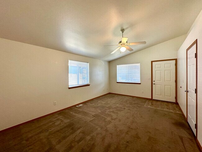 Building Photo - 4736 Rock Crab Dr