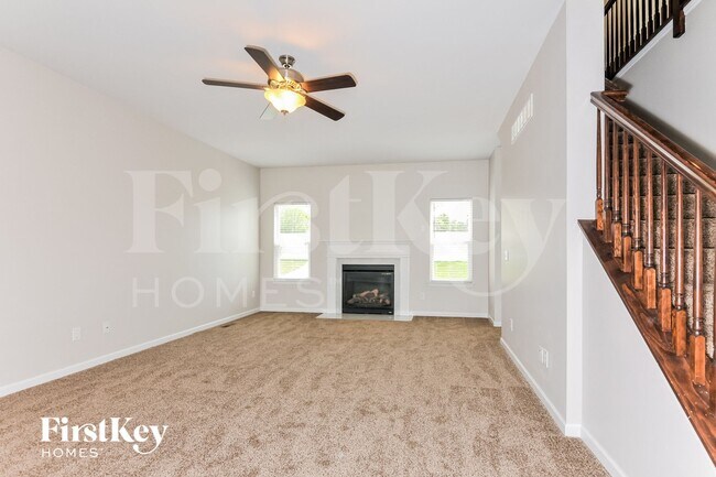 Foto del edificio - 135 Berry Manor Cir