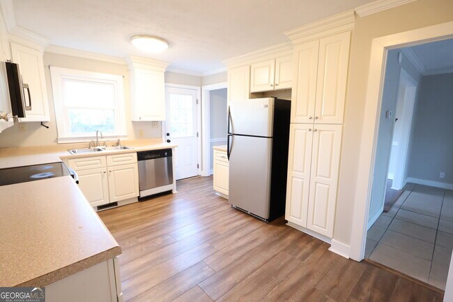 Foto del edificio - 1985 Briarcliff Rd