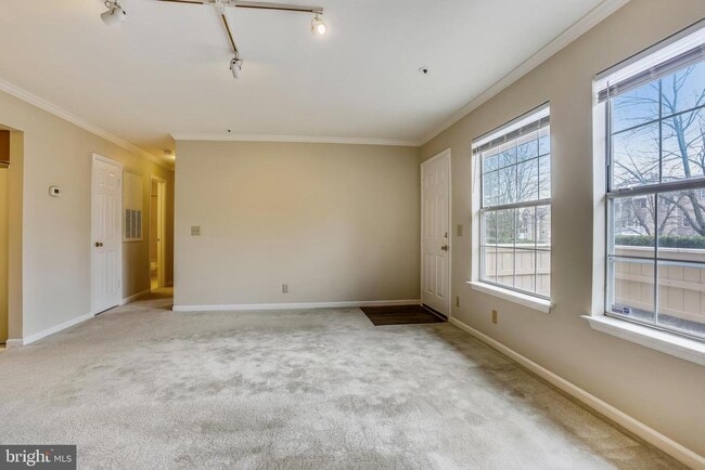 Building Photo - 5821 Inman Park Cir