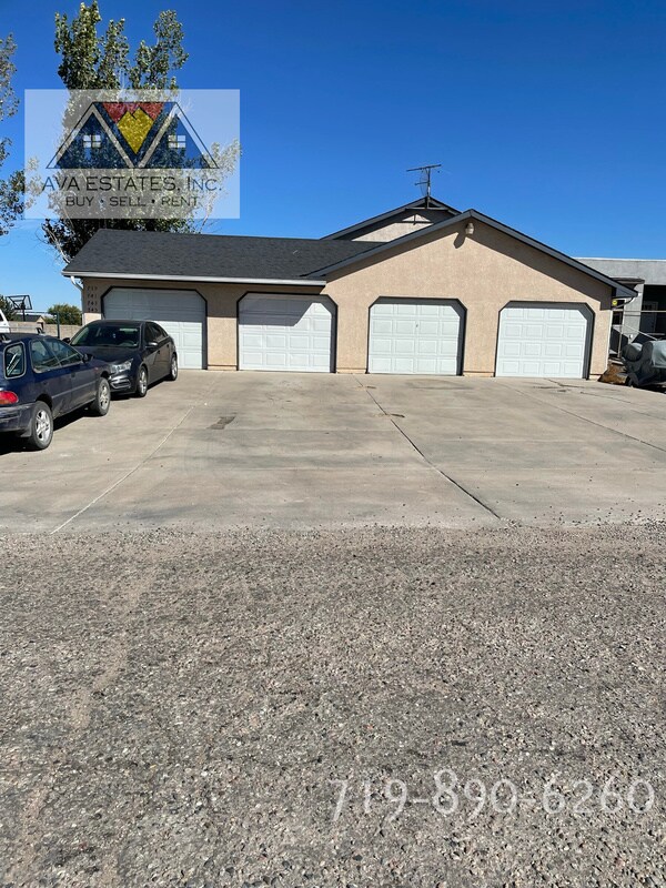 Primary Photo - 743 E Laporte Dr