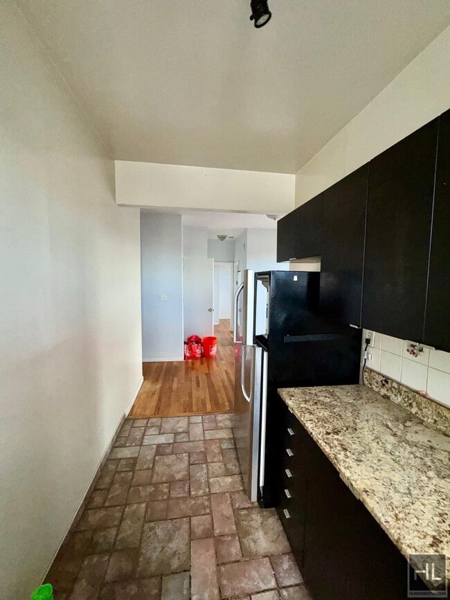 Foto del edificio - 36 AVENUE