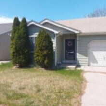 Building Photo - 8313 Peakview Dr