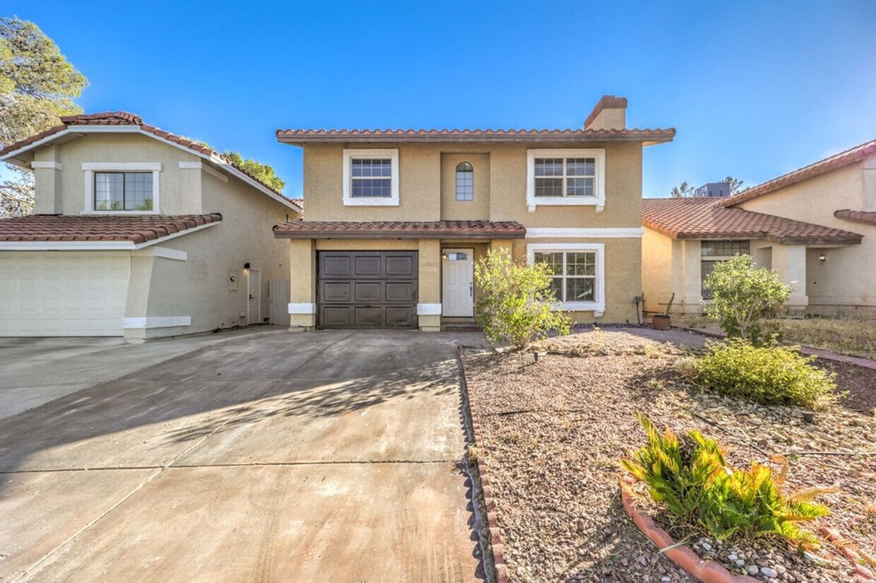 Primary Photo - 3 bed Pool Home near Summerlin