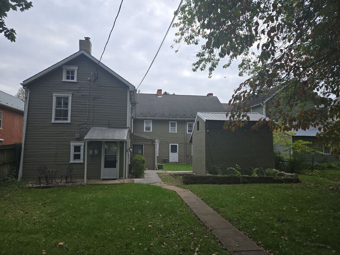 Primary Photo - 106-108 S Main St