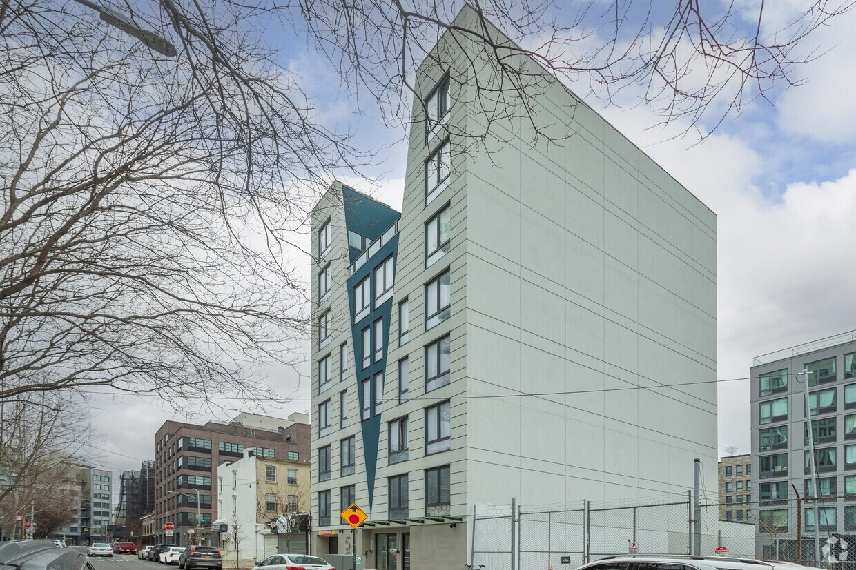 Primary Photo - 56 Ainslie St