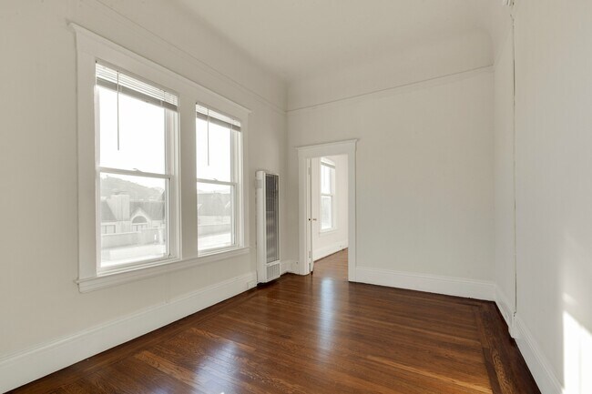 Building Photo - 839 Divisadero St