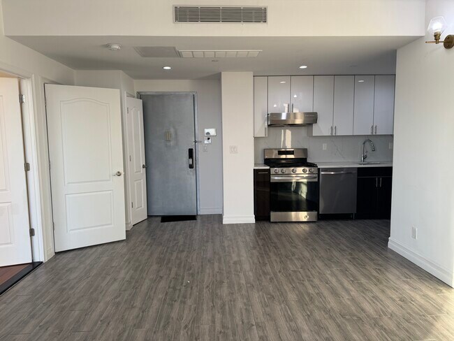 Building Photo - 6518 Austin St
