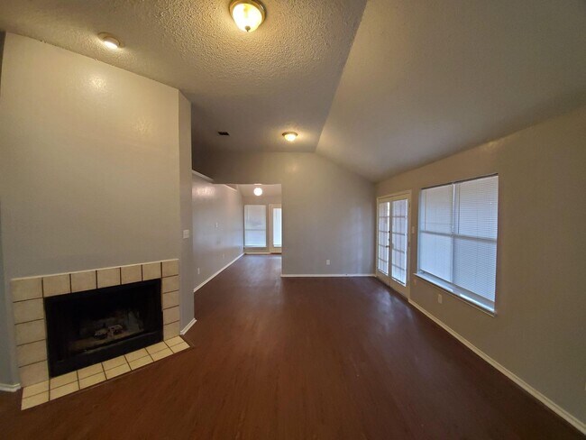 Foto del edificio - 10212 Hillhouse Ln