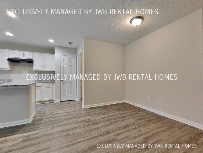 Building Photo - 1590 W 31st St