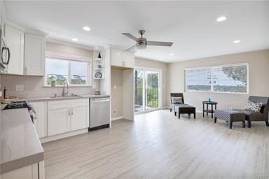 Building Photo - 210 Avenida Calafia