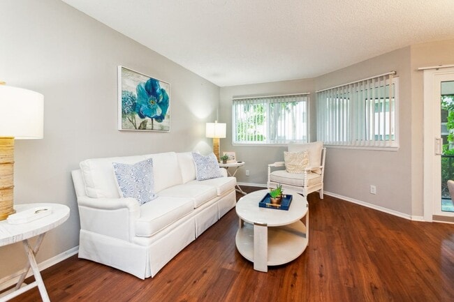 Building Photo - The Villages of Banyan Grove