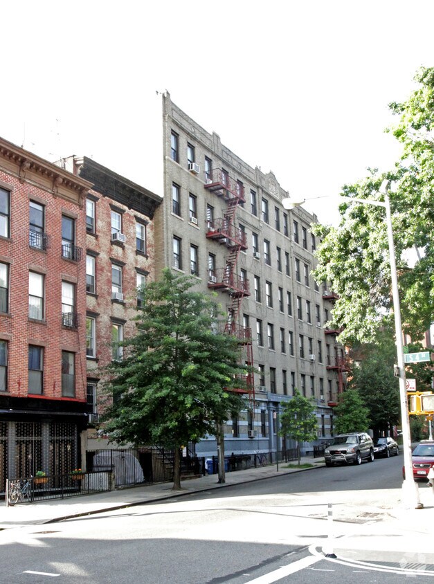 Building Photo - 322 Rodney St