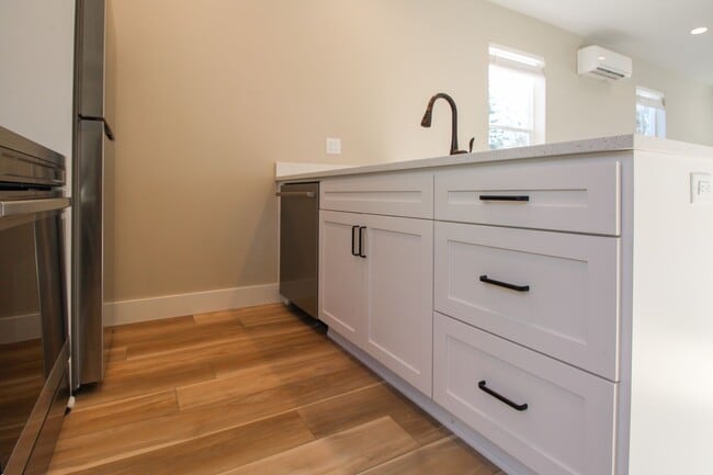 Foto del edificio - 1725-1735 Commercial St SE