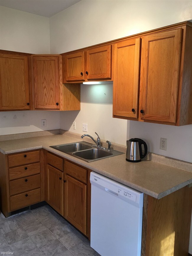 Building Photo - 2 br, 1 bath House - Quaint Historic Distr...
